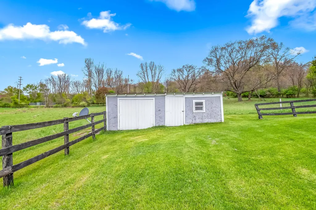 104 Mcclellan Street Hillsdale City MI 49242
