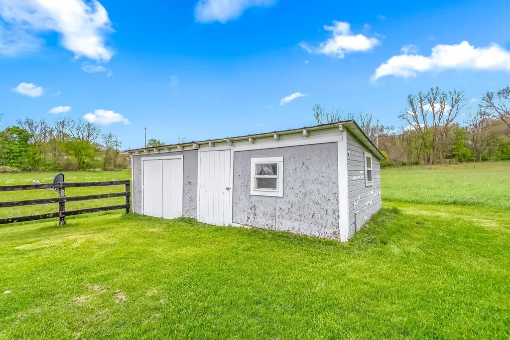 104 Mcclellan Street Hillsdale City MI 49242