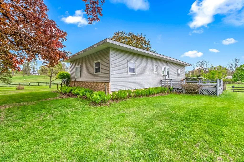 104 Mcclellan Street Hillsdale City MI 49242