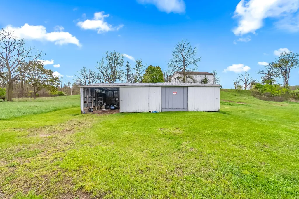104 Mcclellan Street Hillsdale City MI 49242