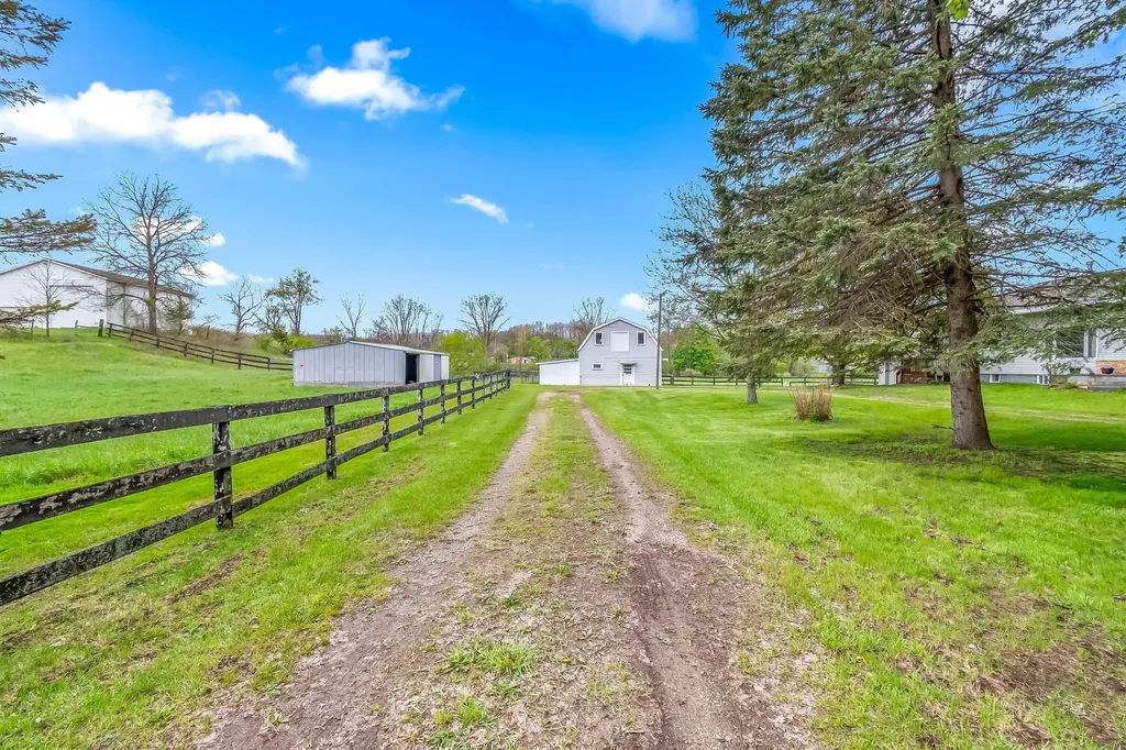 104 Mcclellan Street Hillsdale City MI 49242
