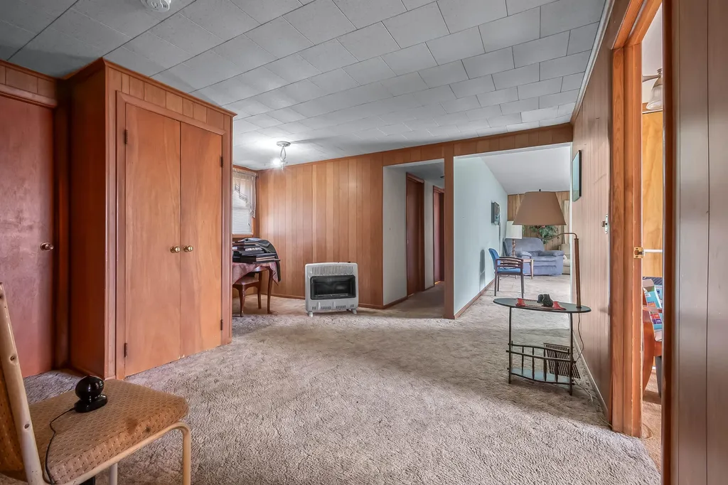 104 Mcclellan Street Hillsdale City MI 49242