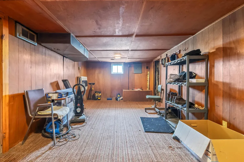 104 Mcclellan Street Hillsdale City MI 49242