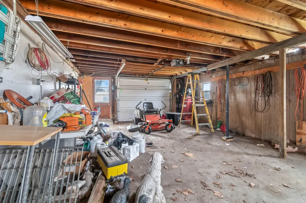 104 Mcclellan Street Hillsdale City MI 49242