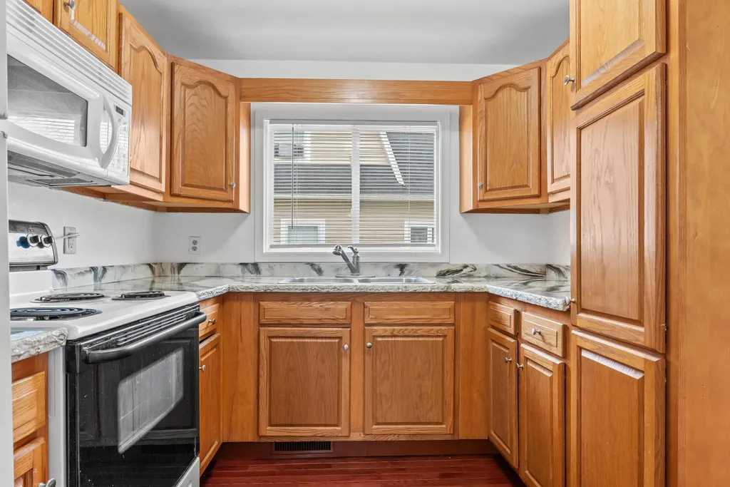 144 S Manning Street Hillsdale City MI 49242