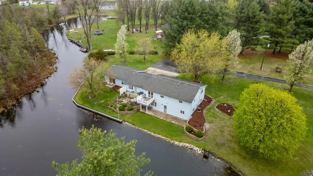 3412 Briar Jefferson Township MI 49266