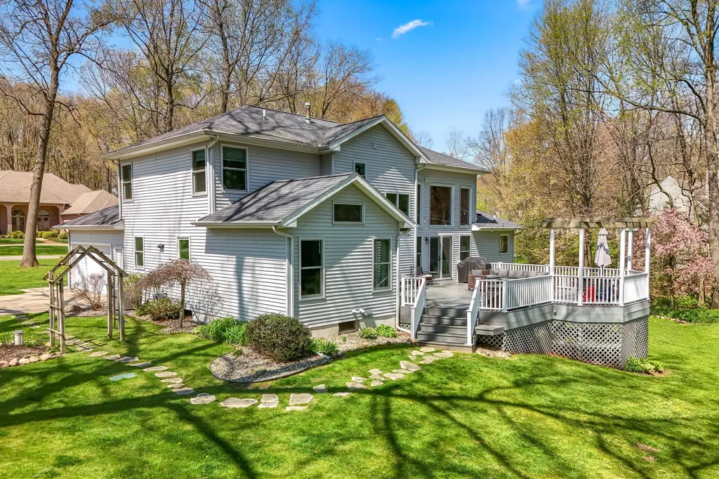 15660 Kesselwood Trail Marshall Township MI 49068