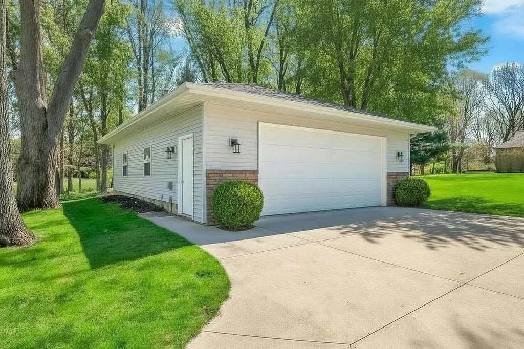 15660 Kesselwood Trail Marshall Township MI 49068
