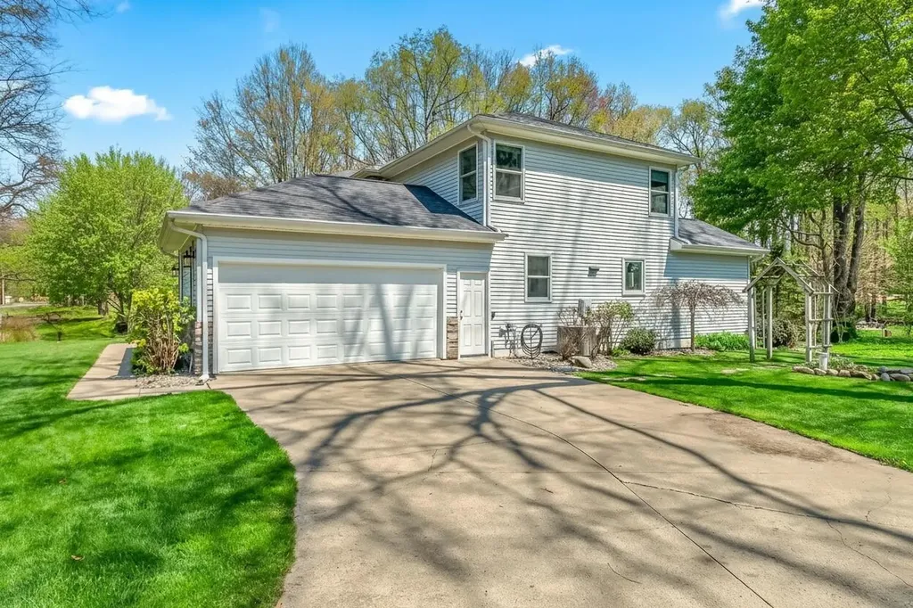 15660 Kesselwood Trail Marshall Township MI 49068