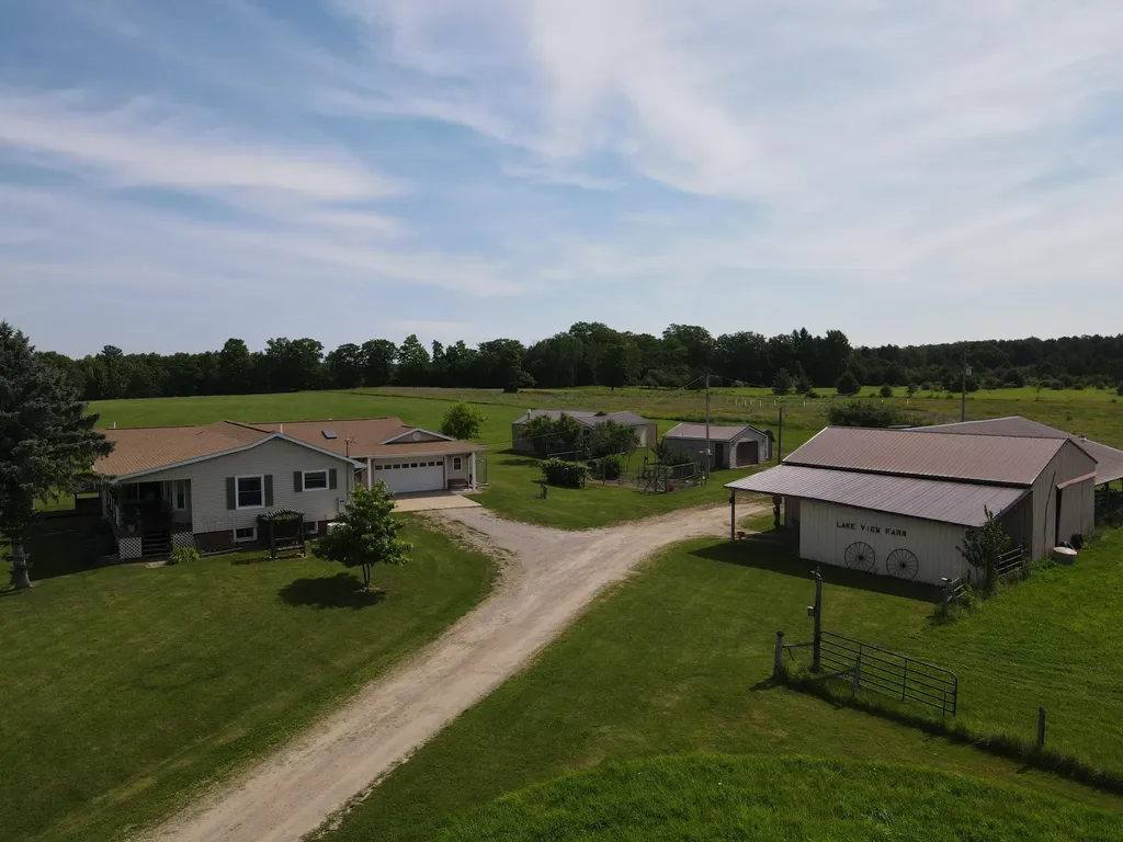 2812 Shoreline Drive Hill Township MI 48635
