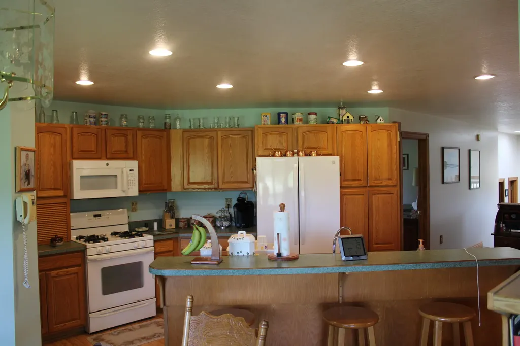 2812 Shoreline Drive Hill Township MI 48635