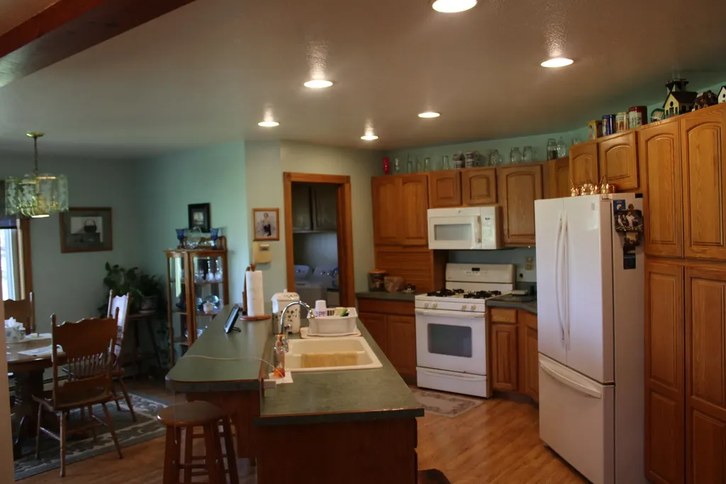 2812 Shoreline Drive Hill Township MI 48635