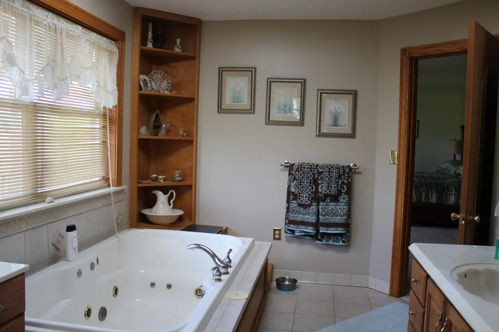 2812 Shoreline Drive Hill Township MI 48635