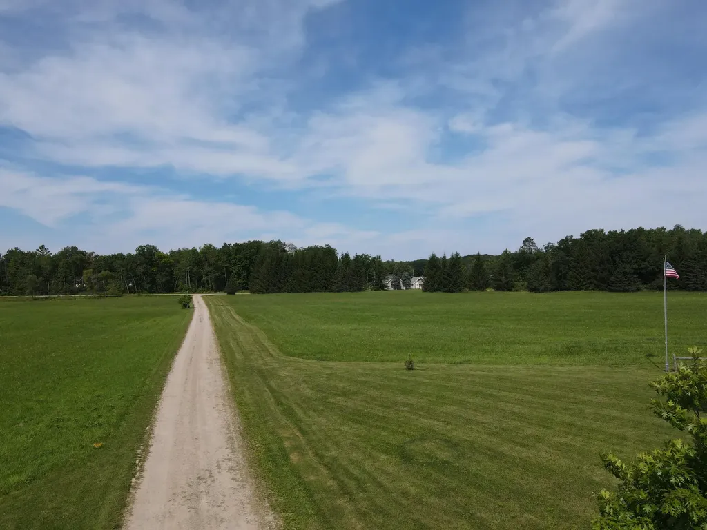 2812 Shoreline Drive Hill Township MI 48635