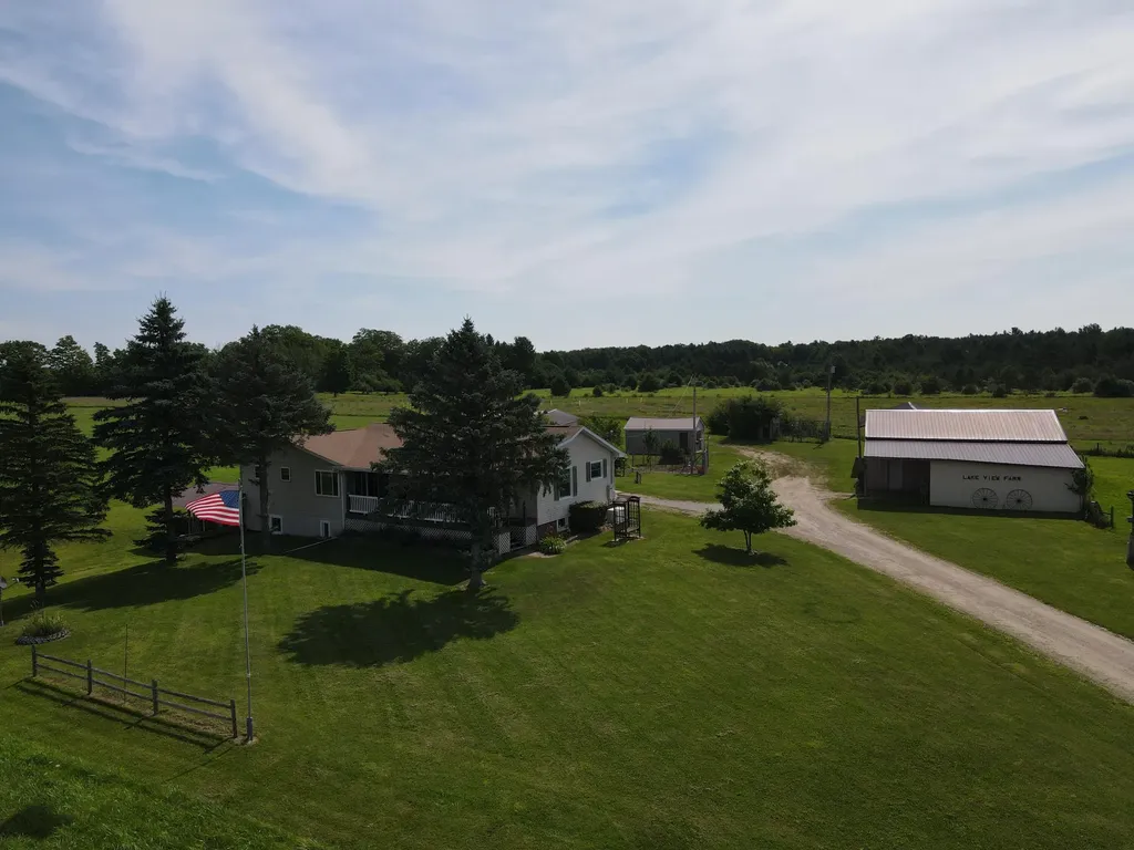 2812 Shoreline Drive Hill Township MI 48635