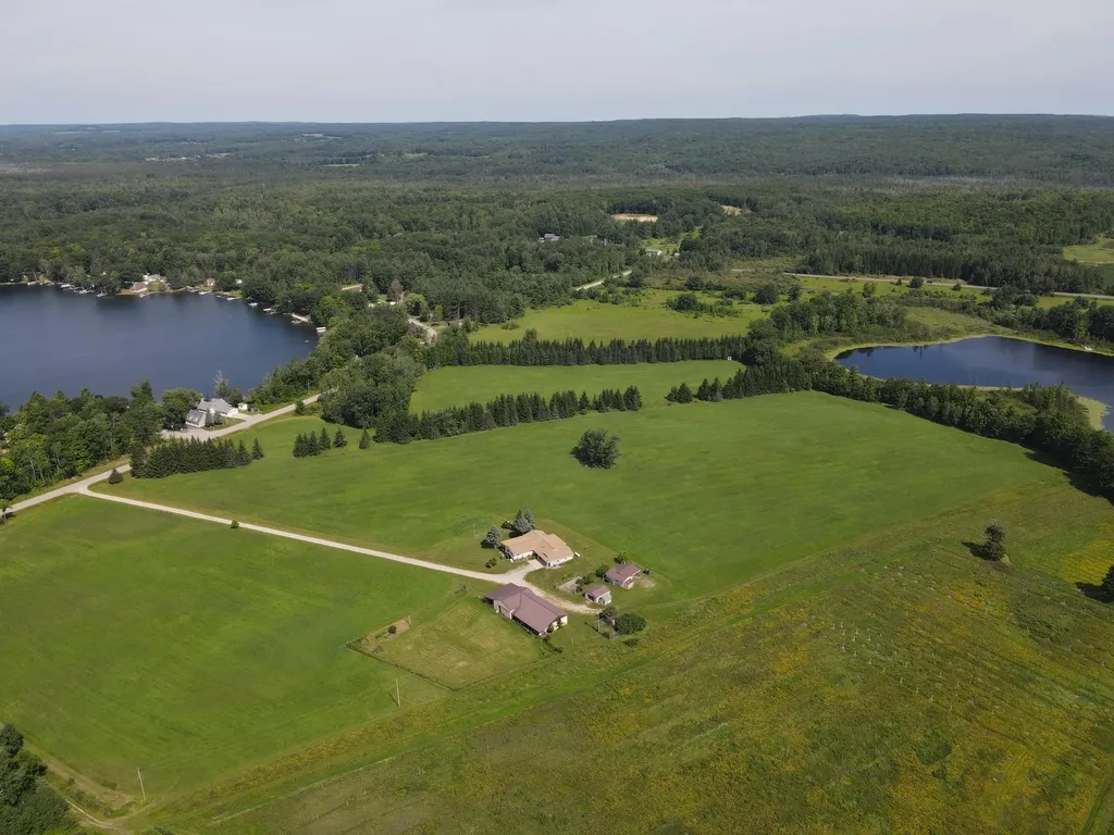 2812 Shoreline Drive Hill Township MI 48635