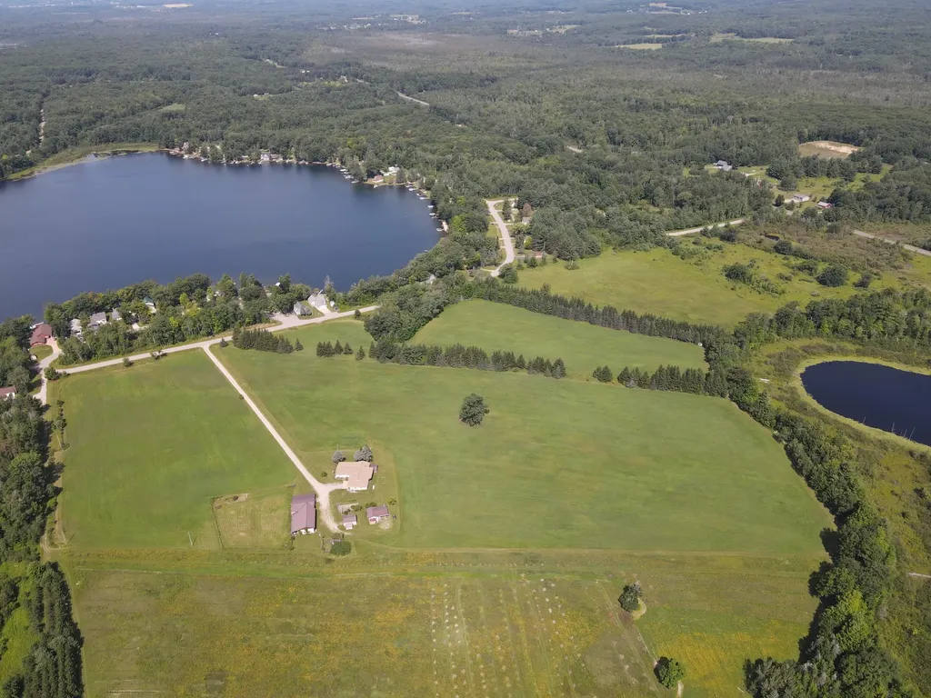 2812 Shoreline Drive Hill Township MI 48635