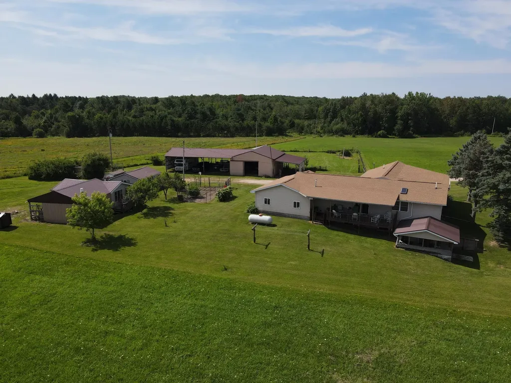 2812 Shoreline Drive Hill Township MI 48635