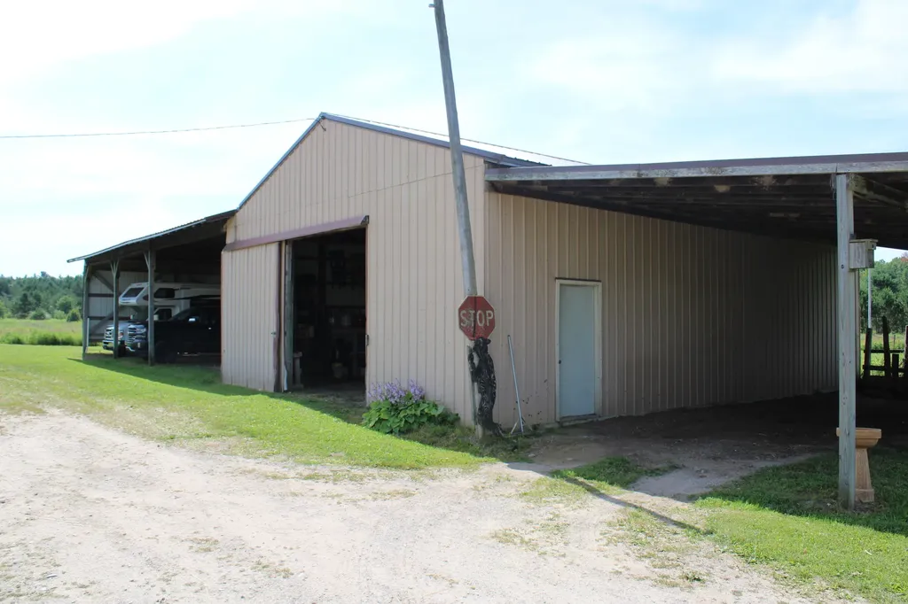 2812 Shoreline Drive Hill Township MI 48635