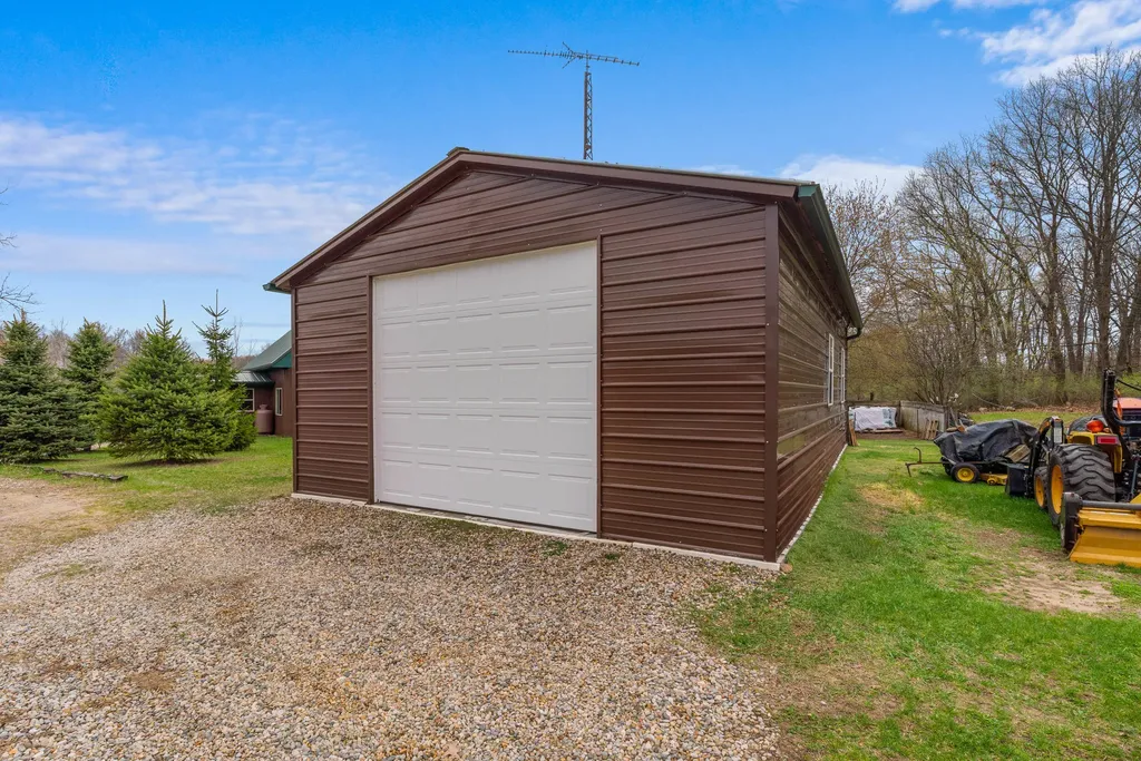 1841 N Bunn Road Hillsdale Township MI 49242