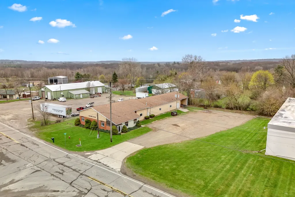 305 Arch Avenue Hillsdale City MI 49242