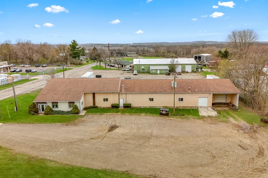305 Arch Avenue Hillsdale City MI 49242