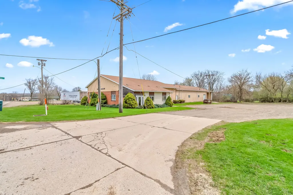 305 Arch Avenue Hillsdale City MI 49242