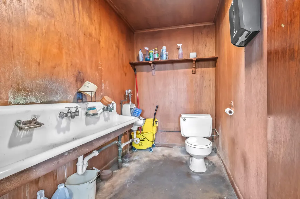 305 Arch Avenue Hillsdale City MI 49242