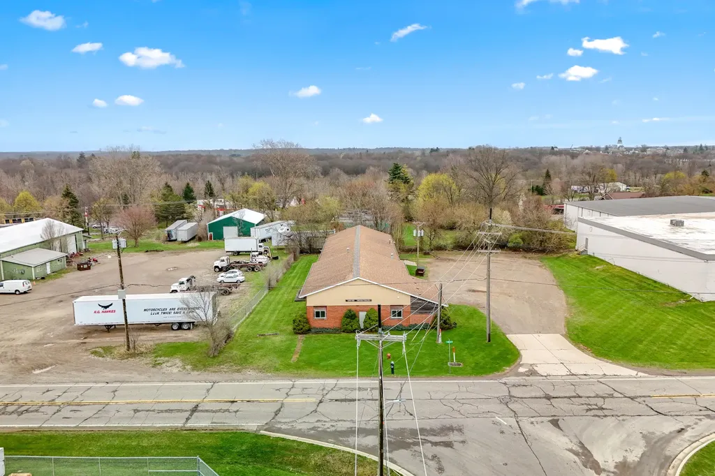 305 Arch Avenue Hillsdale City MI 49242