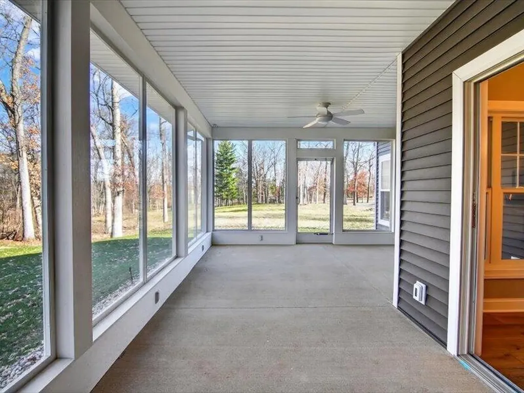 1132 Lochaven Circle Hillsdale Township MI 49242