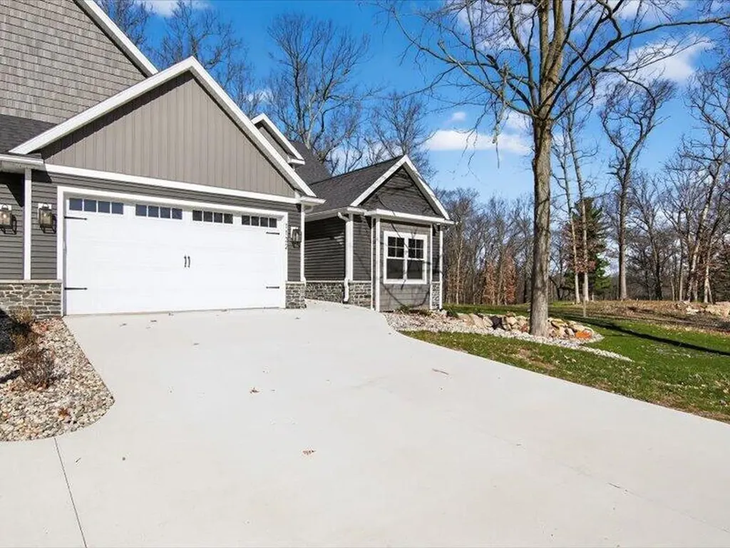 1132 Lochaven Circle Hillsdale Township MI 49242
