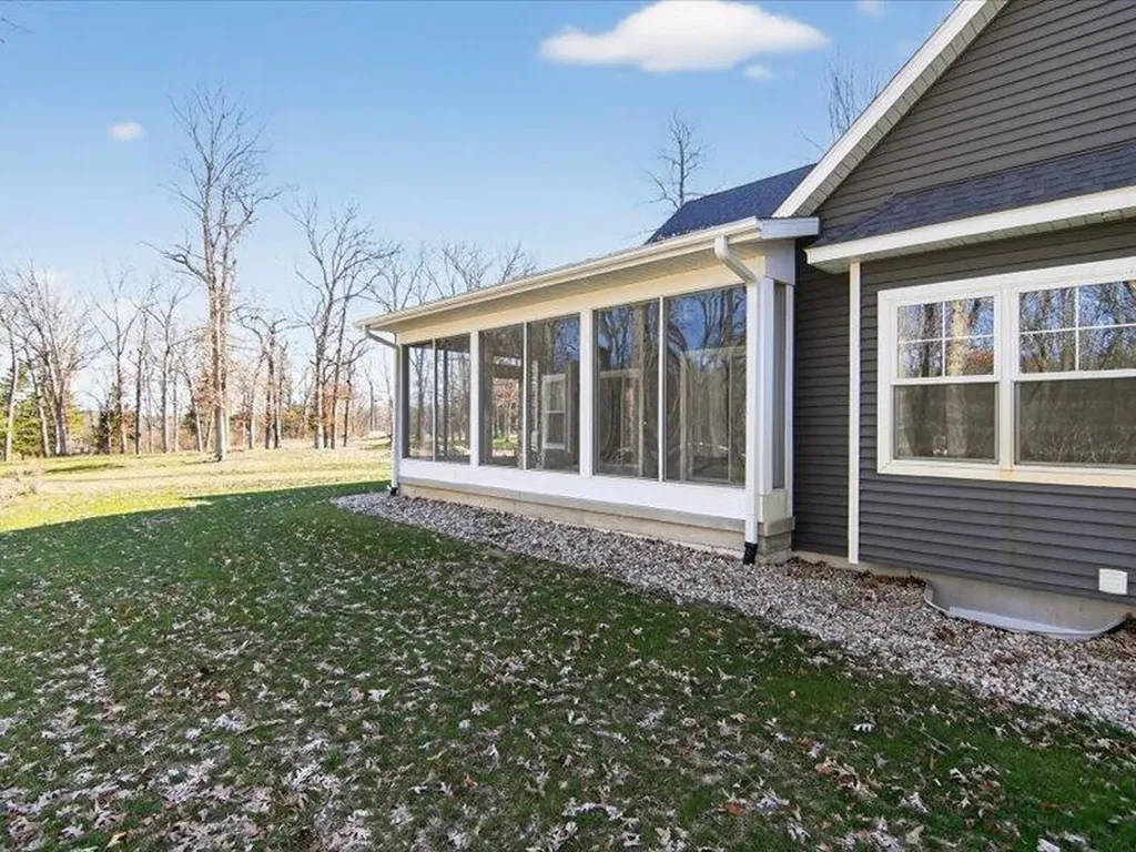 1132 Lochaven Circle Hillsdale Township MI 49242