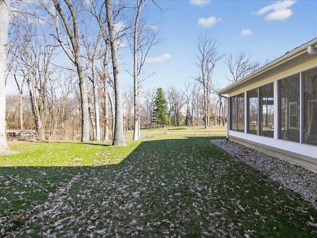 1132 Lochaven Circle Hillsdale Township MI 49242