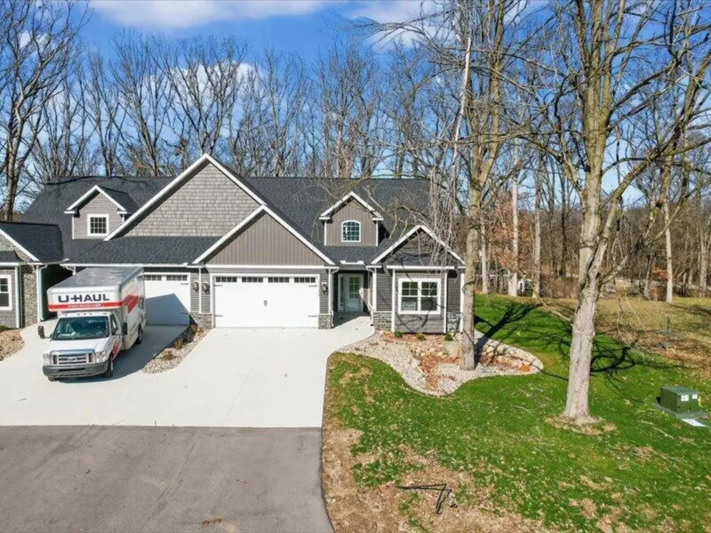 1132 Lochaven Circle Hillsdale Township MI 49242