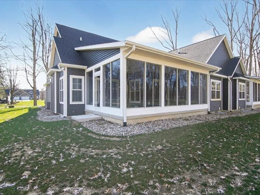1132 Lochaven Circle Hillsdale Township MI 49242