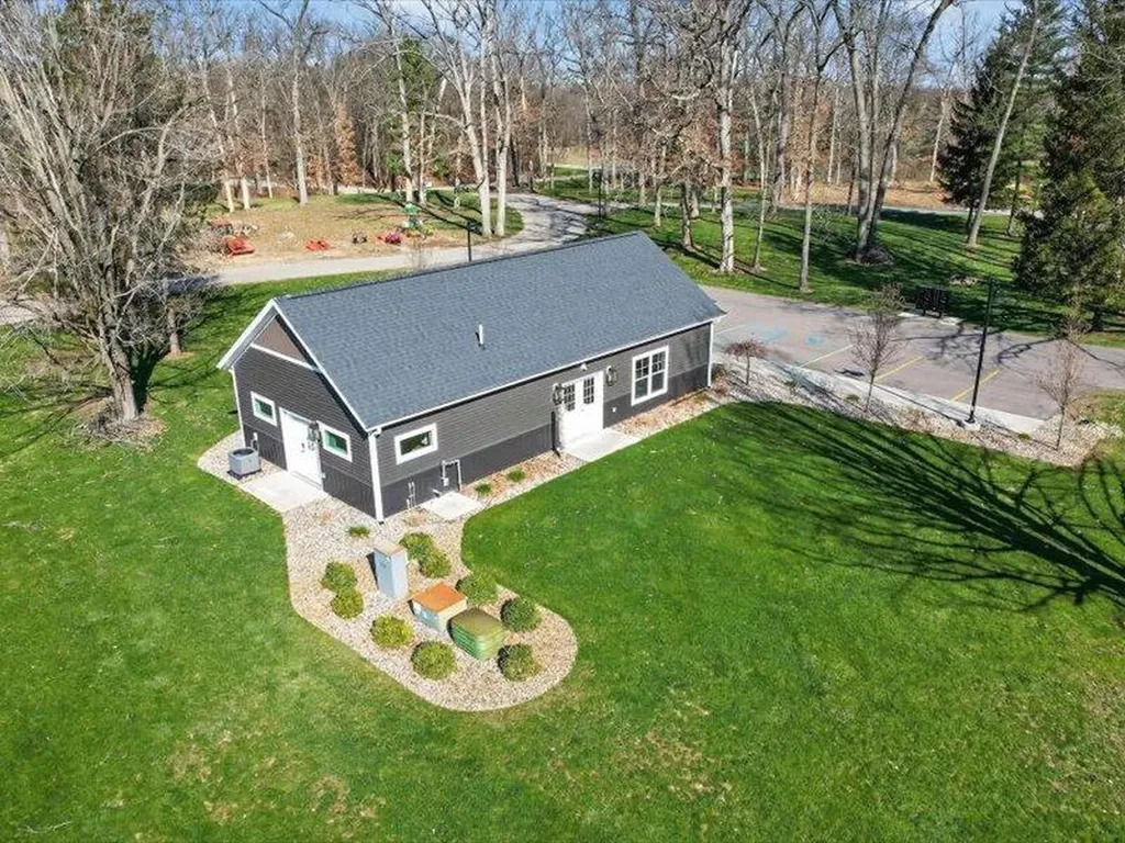 1132 Lochaven Circle Hillsdale Township MI 49242