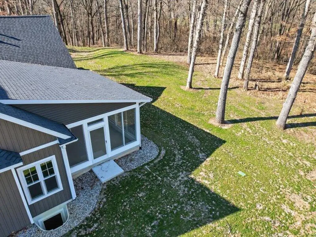 1132 Lochaven Circle Hillsdale Township MI 49242