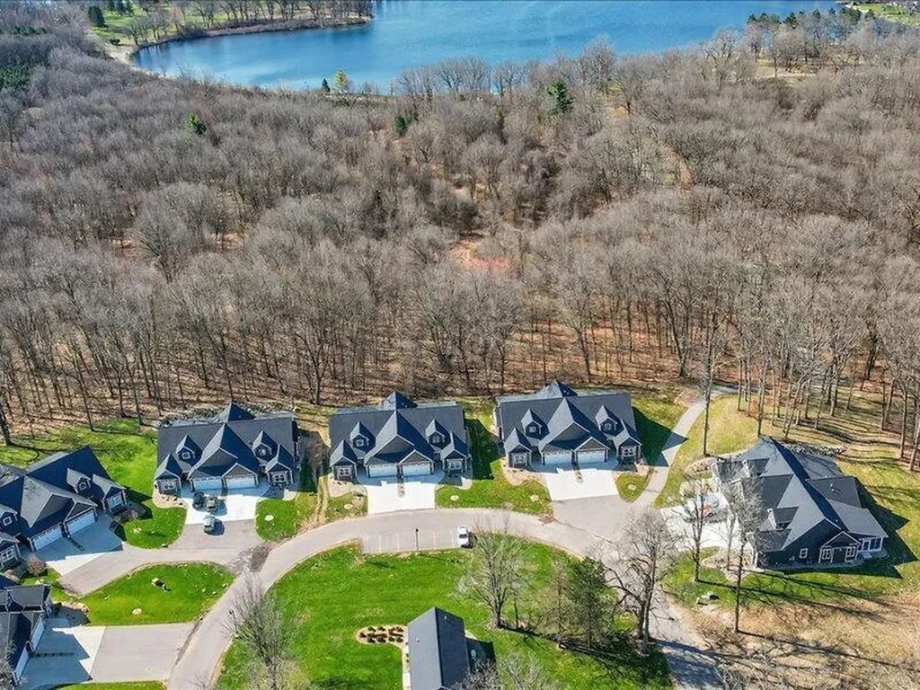 1132 Lochaven Circle Hillsdale Township MI 49242