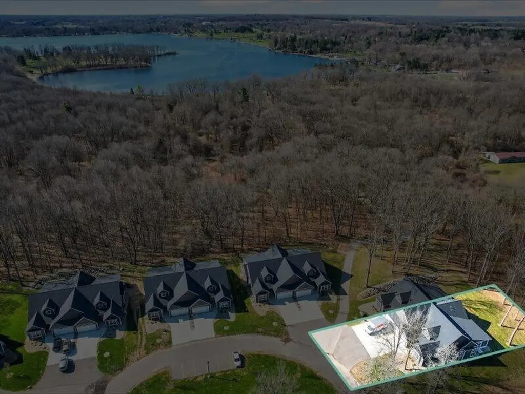 1132 Lochaven Circle Hillsdale Township MI 49242