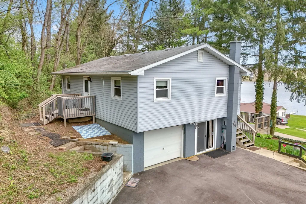 1050 Earlyn Drive Hillsdale Township MI 49242