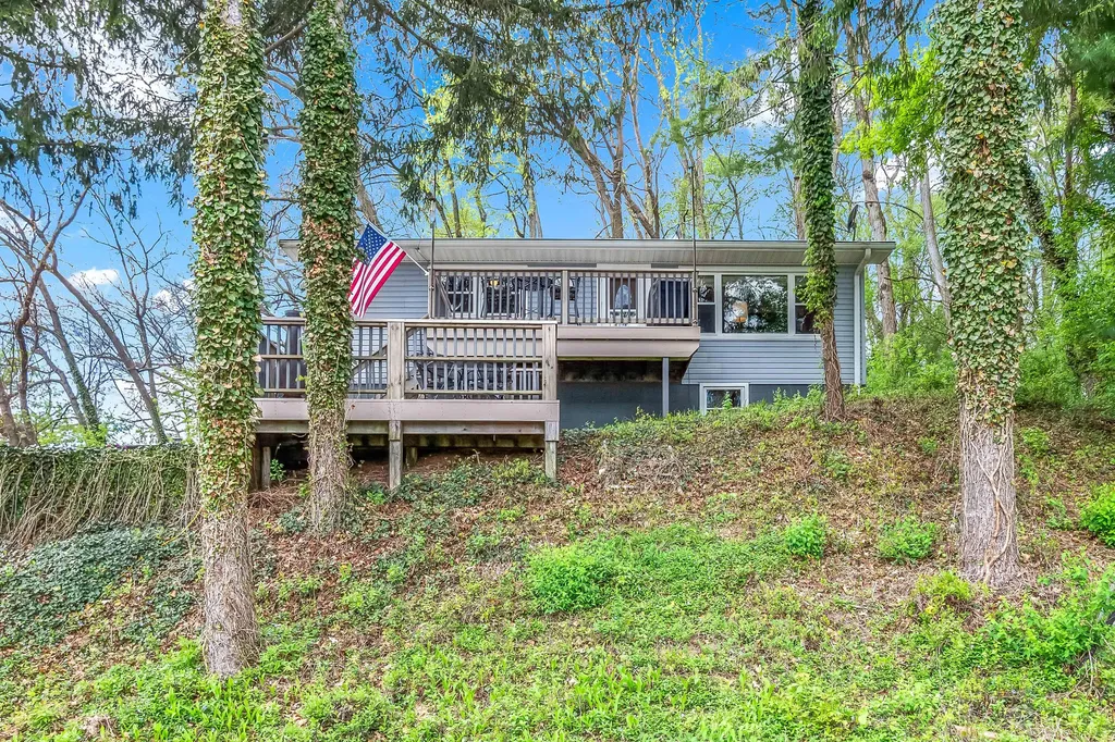 1050 Earlyn Drive Hillsdale Township MI 49242