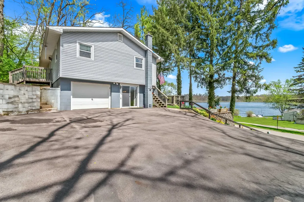 1050 Earlyn Drive Hillsdale Township MI 49242