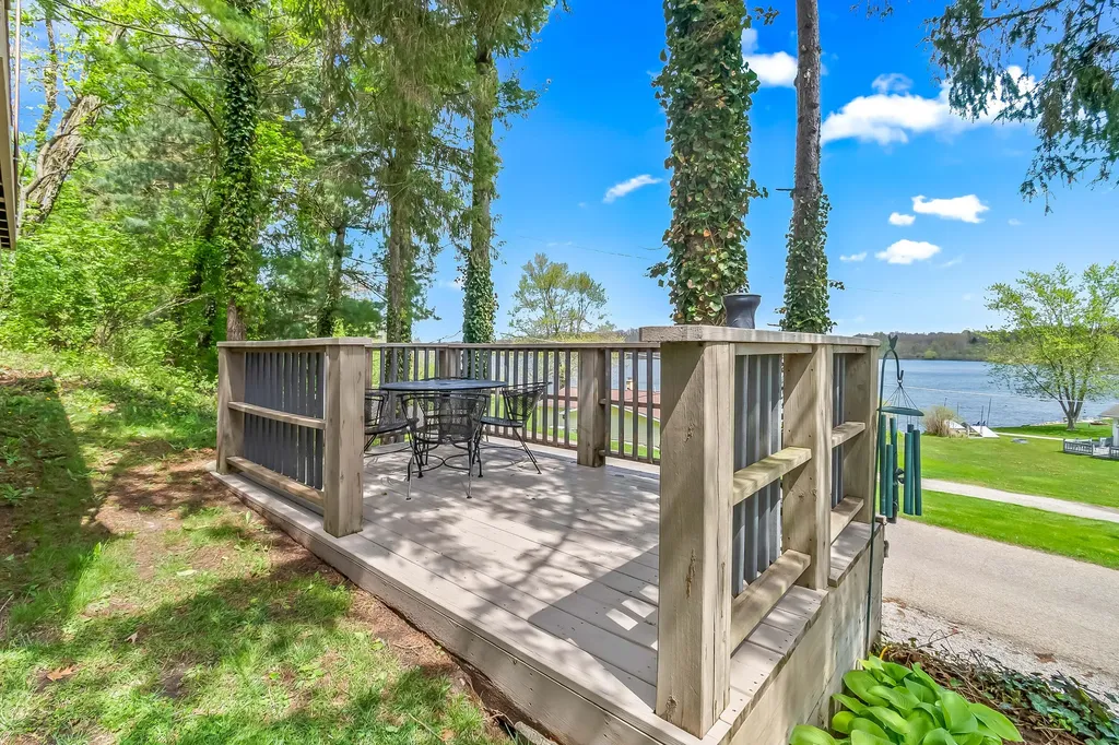 1050 Earlyn Drive Hillsdale Township MI 49242