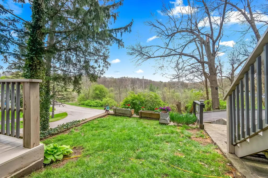 1050 Earlyn Drive Hillsdale Township MI 49242