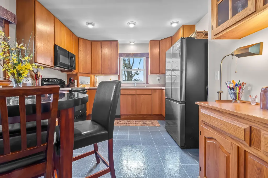 1050 Earlyn Drive Hillsdale Township MI 49242