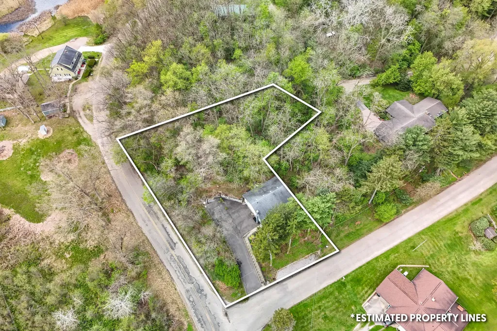 1050 Earlyn Drive Hillsdale Township MI 49242