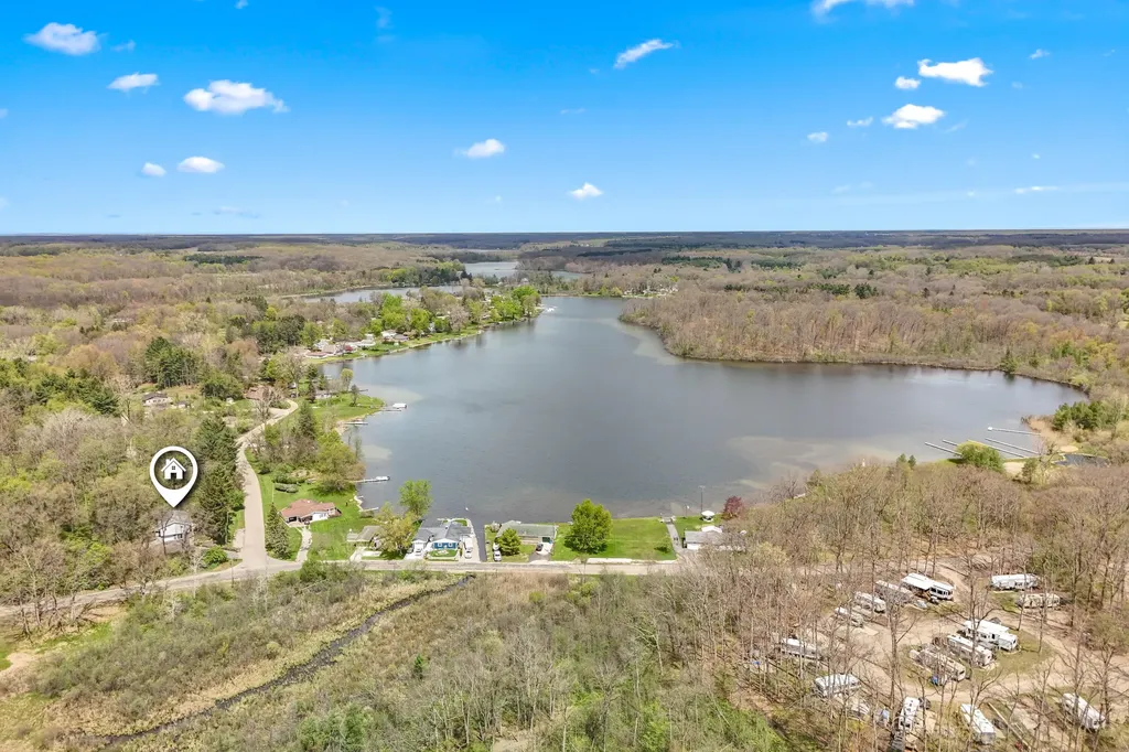 1050 Earlyn Drive Hillsdale Township MI 49242