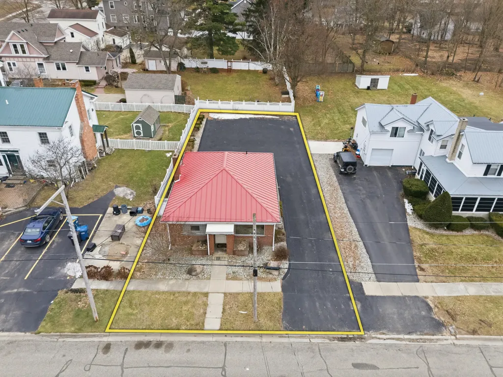 214 South Street Jonesville City MI 49250