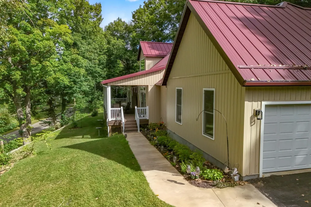 5211 Long Lake Road Reading Township MI 49274