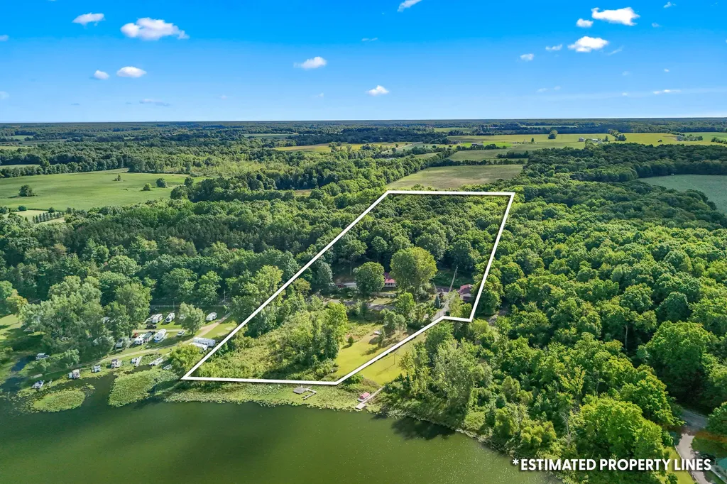 5211 Long Lake Road Reading Township MI 49274